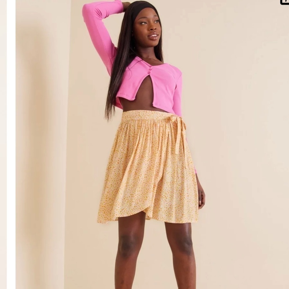 𝅺selected Femme NWT Slfjalina short wrap skirt  in pink chalk sz 8